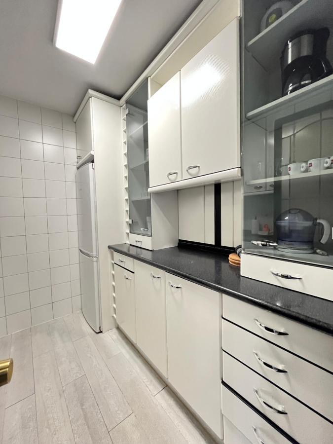 Exclusivo Maria De Molina Temporal Apartment Madrid Bagian luar foto
