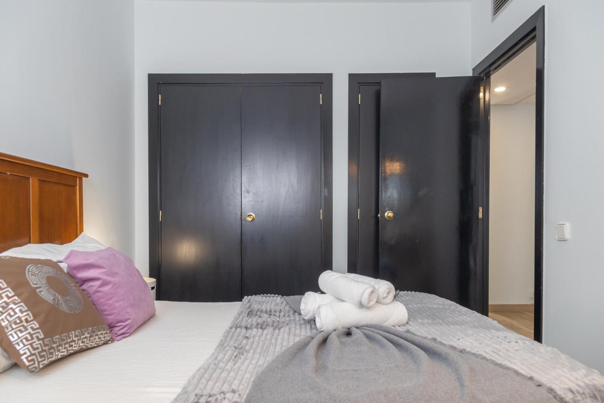 Exclusivo Maria De Molina Temporal Apartment Madrid Bagian luar foto